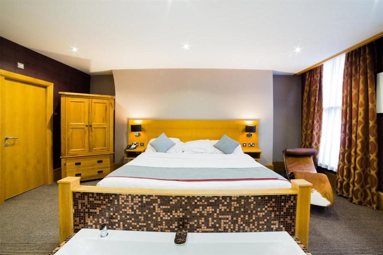 Oyo Imperial Hotel Barrow-in-Furness Bagian luar foto