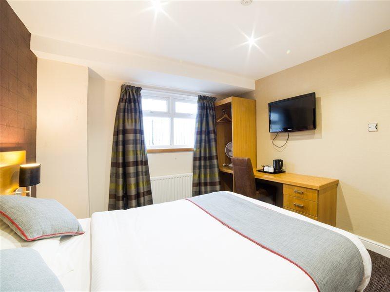 Oyo Imperial Hotel Barrow-in-Furness Bagian luar foto
