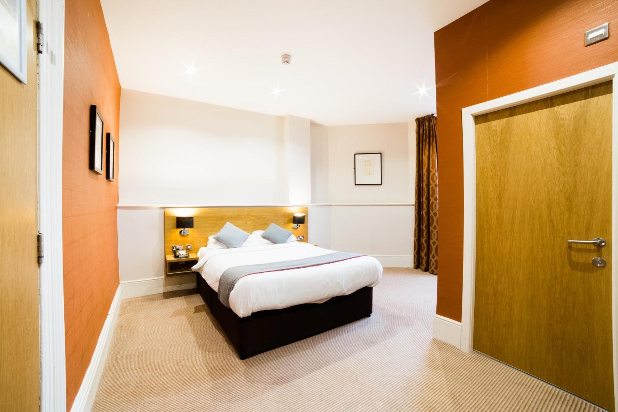 Oyo Imperial Hotel Barrow-in-Furness Bagian luar foto