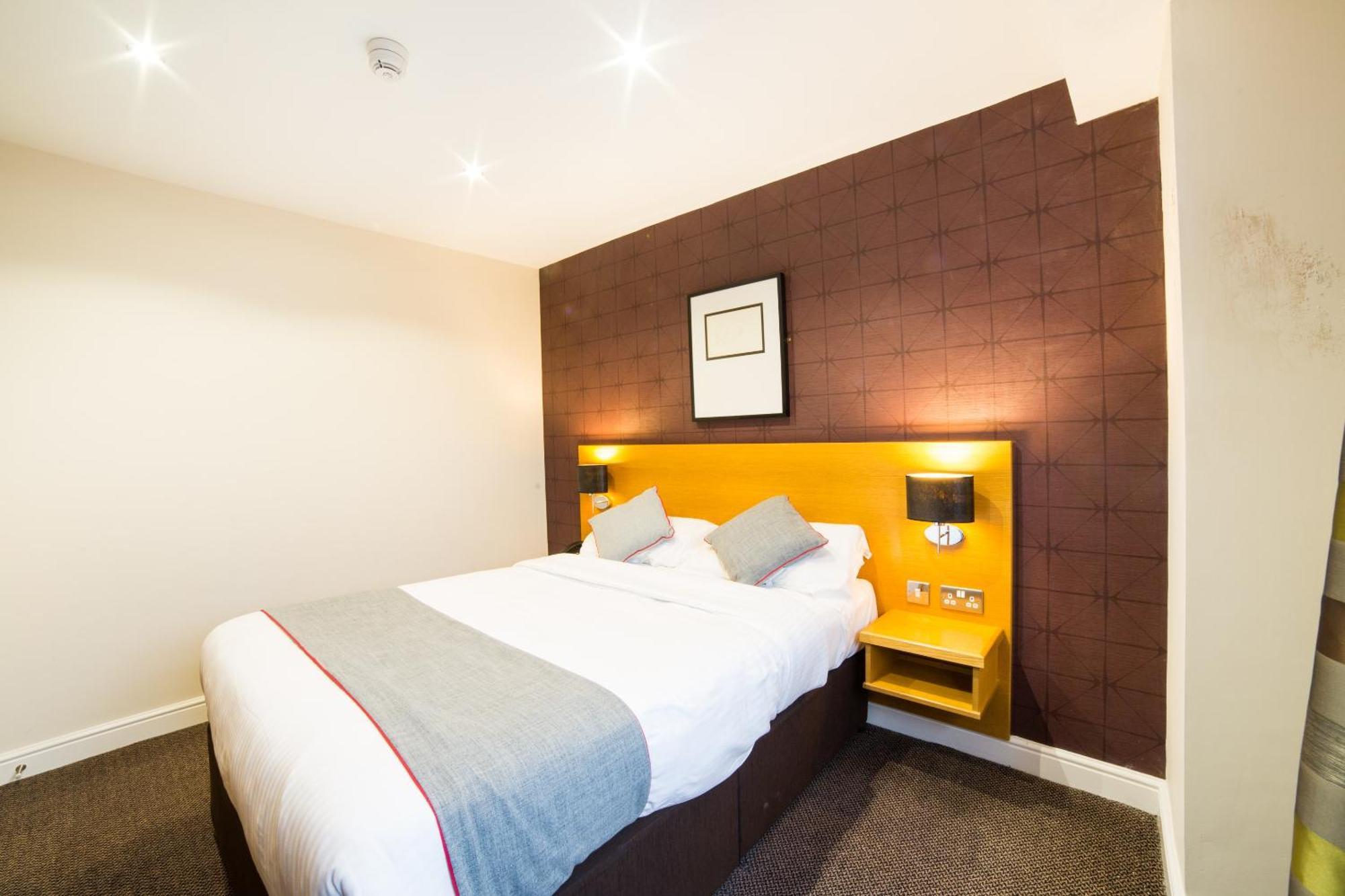 Oyo Imperial Hotel Barrow-in-Furness Bagian luar foto