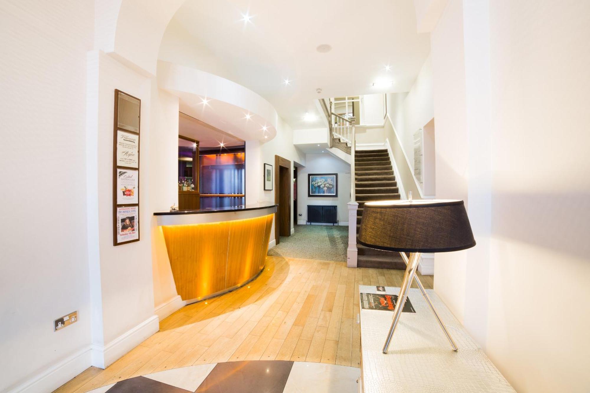 Oyo Imperial Hotel Barrow-in-Furness Bagian luar foto