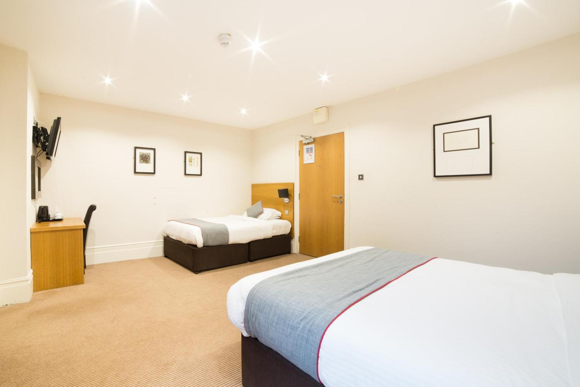 Oyo Imperial Hotel Barrow-in-Furness Bagian luar foto